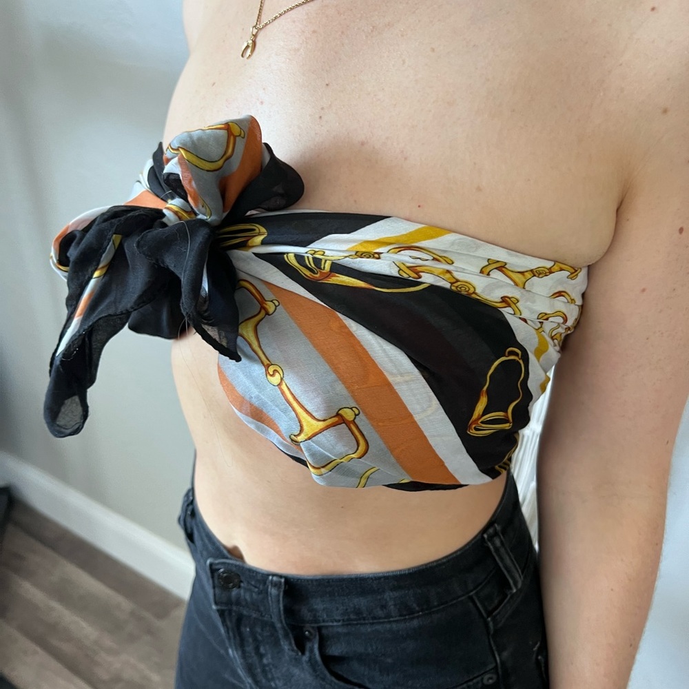 Scarf top
